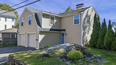 24 Russell St, Marblehead, MA 01945