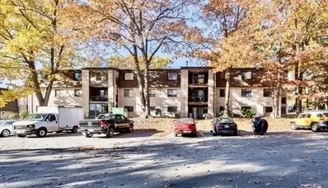 3 Greenbriar Dr #303, North Reading, MA 01864