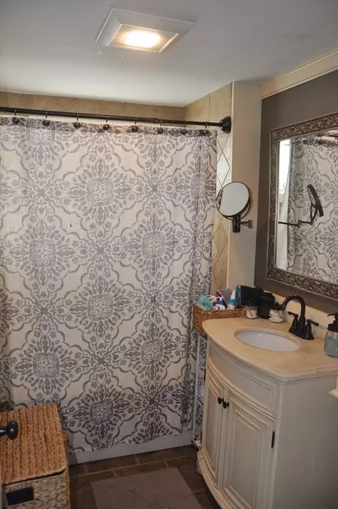 Bath - 57 Crompton St, Acushnet, MA 02743 photo 1 of 1