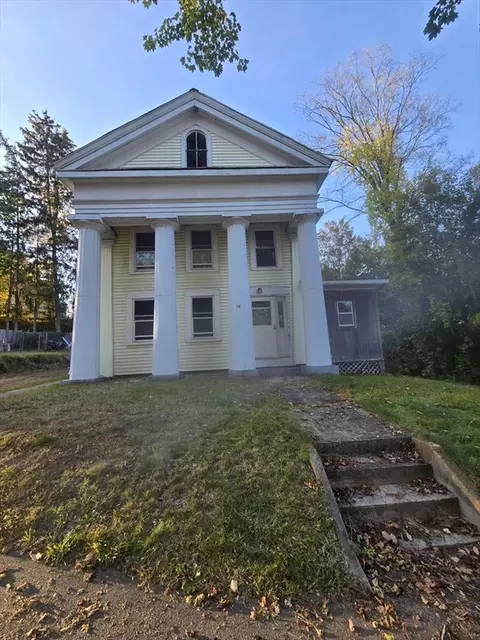 72 Maple St, Warren, MA 01083