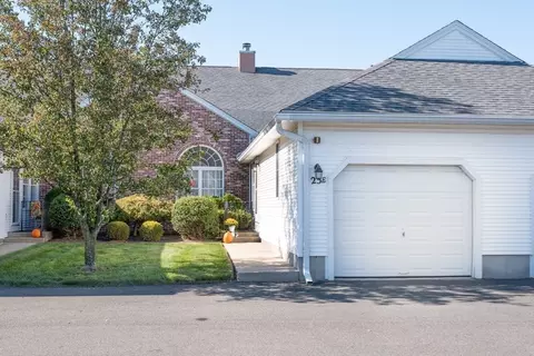 25 Castle Hill Rd #E, Agawam, MA 01001