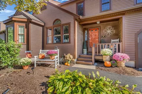 14 Hawthorne Vlg #D, Franklin, MA 02038