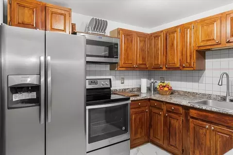 111 Warren Ave #1F, Quincy, MA 02170