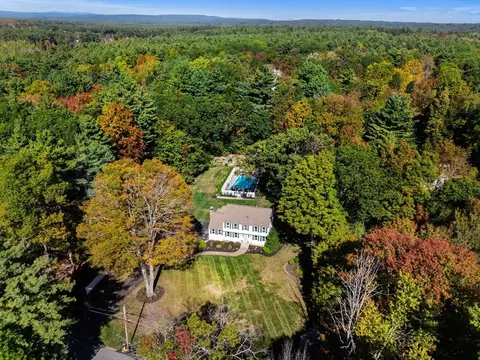 19 Sartelle St, Pepperell, MA 01463