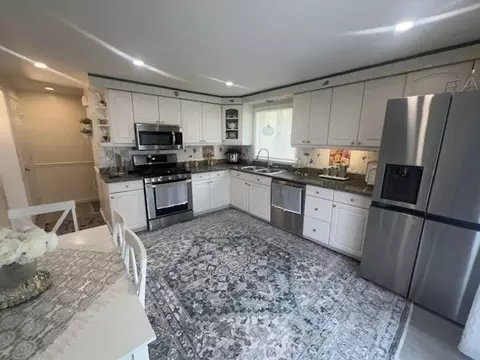 101 Donohue Rd #19, Dracut, MA 01826