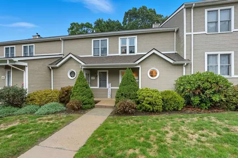 61 Abbey Memorial Dr #151, Chicopee, MA 01020