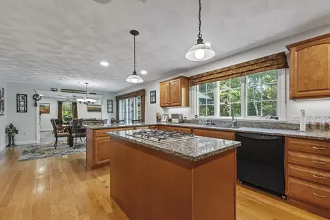 170 E Richardson Rd, Dracut, MA 01826 photo 11