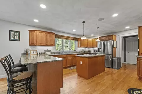 170 E Richardson Rd, Dracut, MA 01826 photo 9