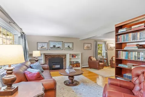 31 Mohawk Dr, Acton, MA 01720 photo 4