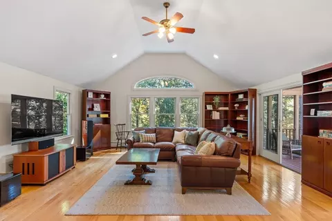 31 Mohawk Dr, Acton, MA 01720 photo 11