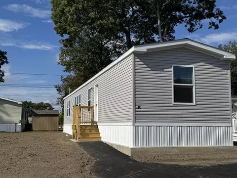 48 Mayflower Ave, Taunton, MA 02780