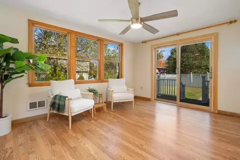 Living - 57 Wescroft Rd, Reading, MA 01867 photo 4 of 7