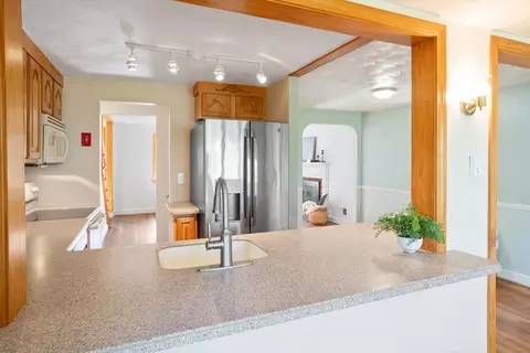 Kitchen - 57 Wescroft Rd, Reading, MA 01867 photo 5 of 6