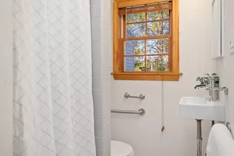 Bath - 57 Wescroft Rd, Reading, MA 01867 photo 1 of 2