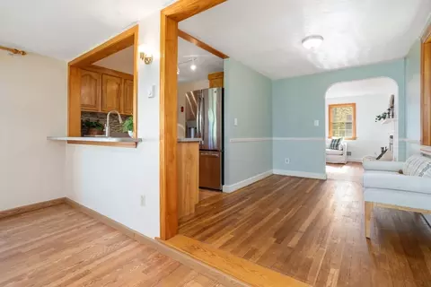 Entry Way - 57 Wescroft Rd, Reading, MA 01867 photo 4 of 4