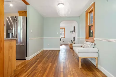 Entry Way - 57 Wescroft Rd, Reading, MA 01867 photo 2 of 4
