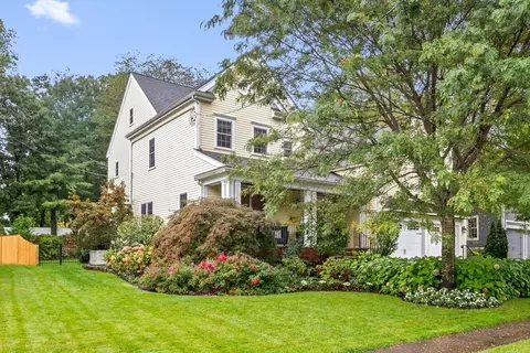 38 Longacre Rd, Needham, MA 02492
