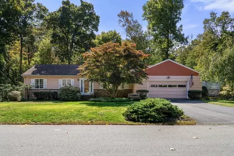 27 Holmes St, Easton, MA 02356