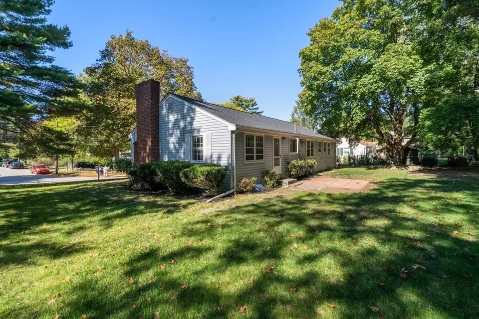 Exterior - 102 Smith Dr, Westwood, MA 02090 photo 5 of 8