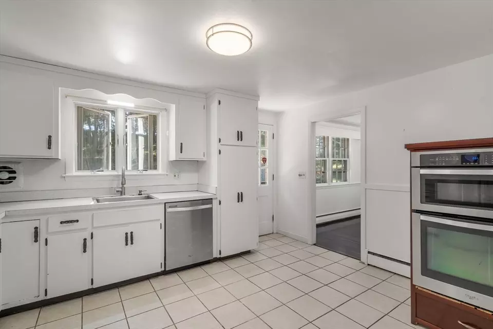 Kitchen - 102 Smith Dr, Westwood, MA 02090 photo 1 of 2