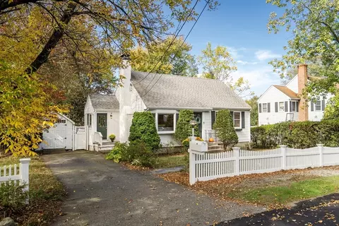 51 Hawthorn St, Westwood, MA 02090
