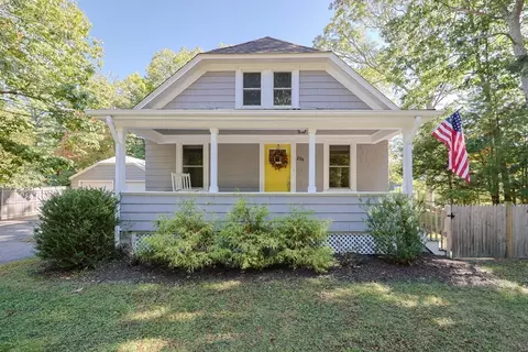 224 Arcade Ave, Seekonk, MA 02771