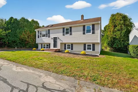 48 Valley View Dr, New Bedford, MA 02740
