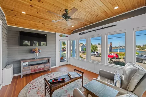 49 Thurston Point Rd, Gloucester, MA 01930 photo 18