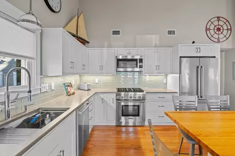 49 Thurston Point Rd, Gloucester, MA 01930 photo 14