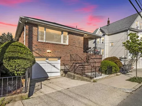 120 Sagamore Ave, Chelsea, MA 02150