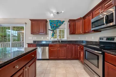13 Fatima Ln, Worcester, MA 01606 photo 8