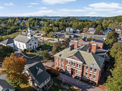 21 Athens St #11, Weymouth, MA 02191