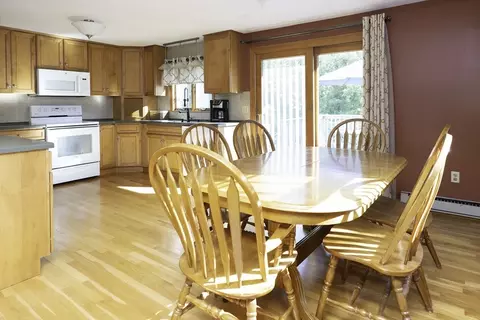 21 Laurel Ln, Raynham, MA 02767 photo 6