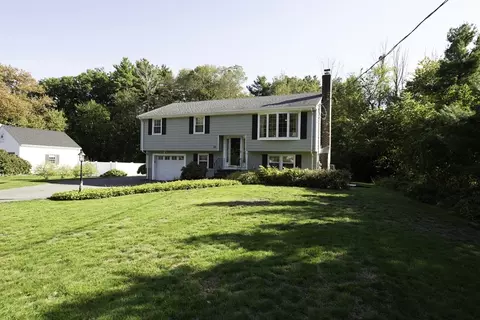 21 Laurel Ln, Raynham, MA 02767 photo 3