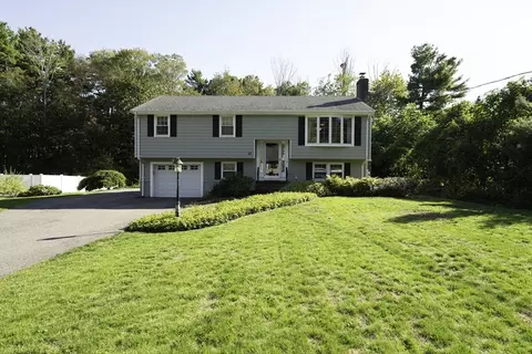 21 Laurel Ln, Raynham, MA 02767 photo 2