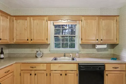8 Glenn Dr, Maynard, MA 01754 photo 10
