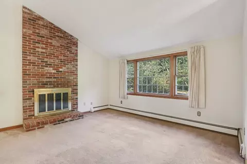 8 Glenn Dr, Maynard, MA 01754 photo 2