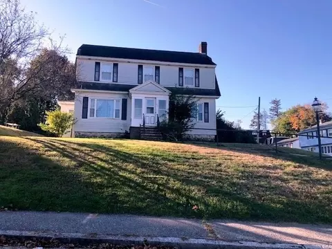 165 Eleventh St, Lowell, MA 01850
