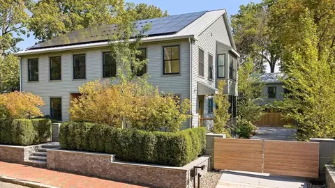 55 Raymond St, Cambridge, MA 02140