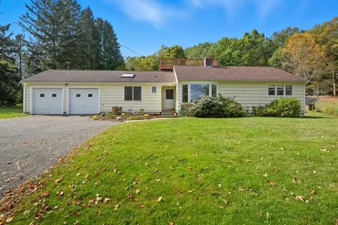 967 S East St, Amherst, MA 01002