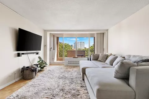 33 Pond Ave #709, Brookline, MA 02445