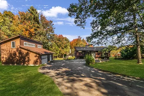 88 Brush Hill Rd, Sherborn, MA 01770