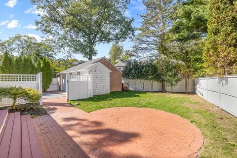 35 Kingston Rd, Newton, MA 02461