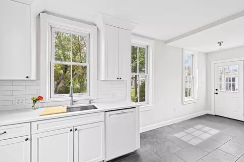 92 Hampton Cir, Hull, MA 02045 photo 11