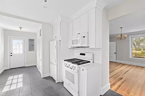 92 Hampton Cir, Hull, MA 02045 photo 13