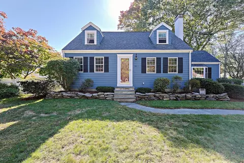 66 Crestwood Cir, Norwood, MA 02062