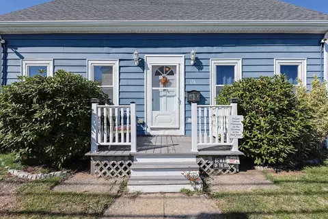 176 School St, Taunton, MA 02780