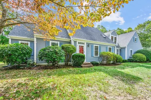 9 Crestview Dr Ext, Sandwich, MA 02537
