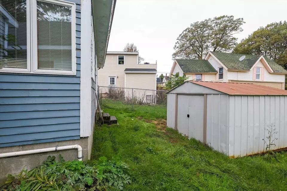 Exterior - 1479 Main St, Leominster, MA 01453 photo 2 of 2
