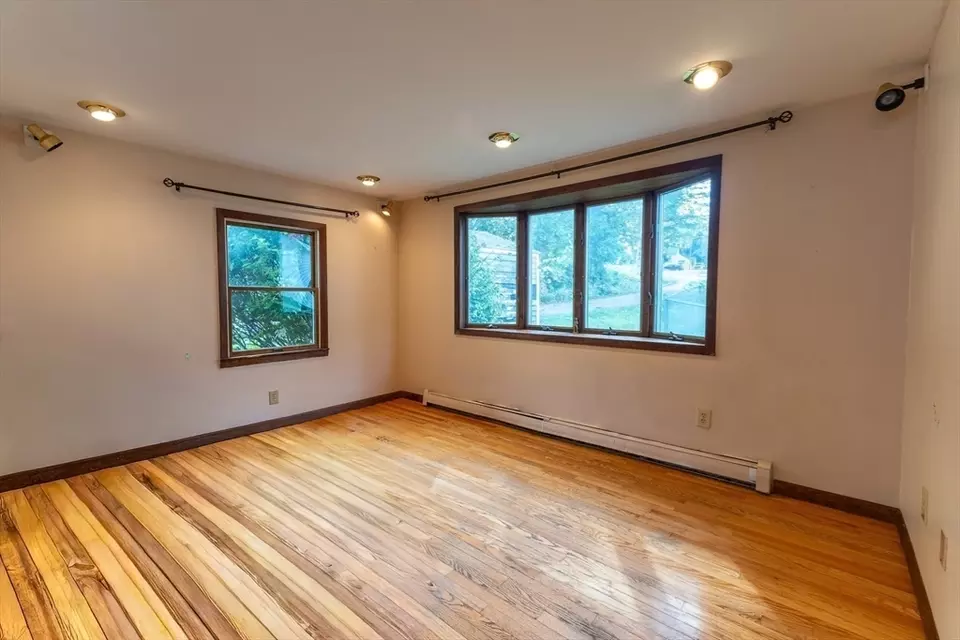 Living - 1479 Main St, Leominster, MA 01453 photo 4 of 4
